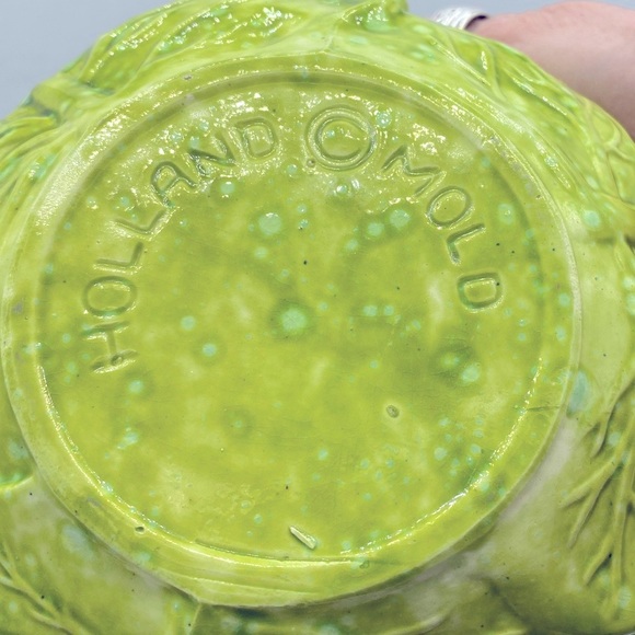 Vintage Holland Mold Green Cabbage Bowl With Lid Featuring Brown Bunnies On Top - Picture 10 of 12